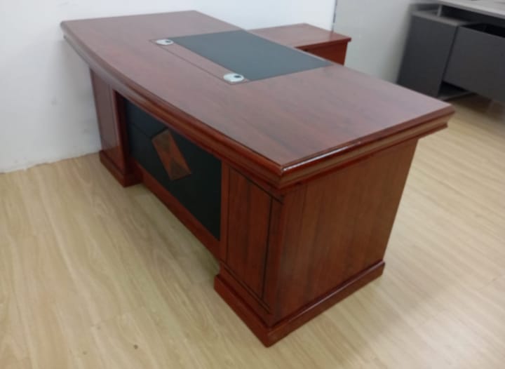 1.6m Executive Office Desk